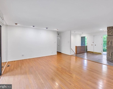 6509 Bradley Boulevard - Photo Thumbnail 16