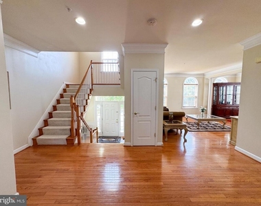 198 Hidden Forest Court - Photo Thumbnail 2