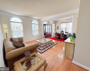 198 Hidden Forest Court - Photo Thumbnail 4