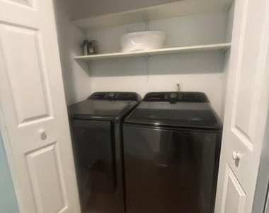 708 Marketview Court - Photo Thumbnail 12