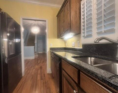 708 Marketview Court - Photo Thumbnail 6
