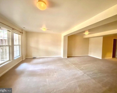 13765 Palmetto Circle - Photo Thumbnail 27