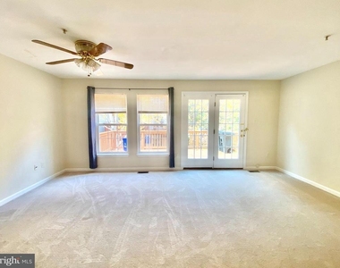 13765 Palmetto Circle - Photo Thumbnail 10