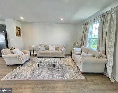 1518 Wilmer Park Lane - Photo Thumbnail 5