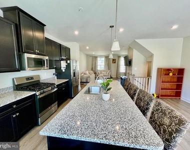 1518 Wilmer Park Lane - Photo Thumbnail 16