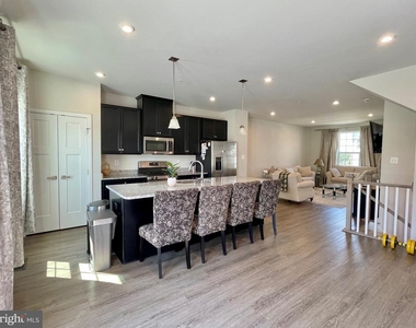 1518 Wilmer Park Lane - Photo Thumbnail 17