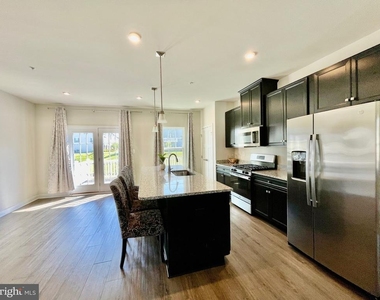 1518 Wilmer Park Lane - Photo Thumbnail 12