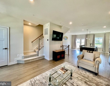 1518 Wilmer Park Lane - Photo Thumbnail 10