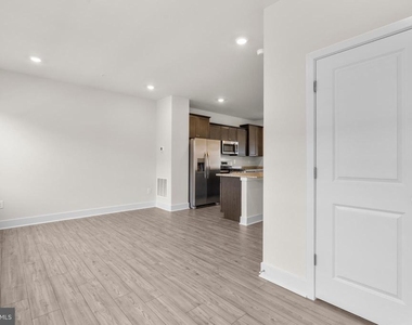 1826 Parham Way - Photo Thumbnail 15