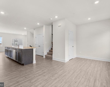 1826 Parham Way - Photo Thumbnail 14
