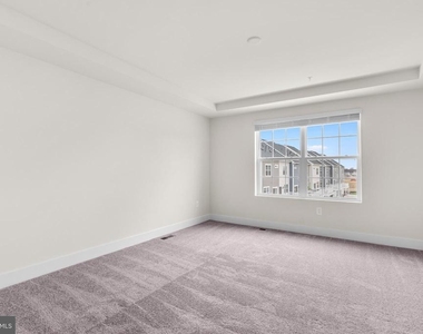 1826 Parham Way - Photo Thumbnail 18