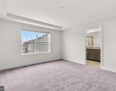 1826 Parham Way - Photo Thumbnail 19