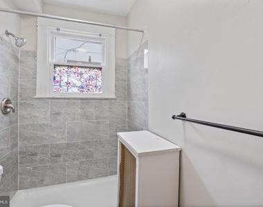 639 Plymouth Road - Photo Thumbnail 14