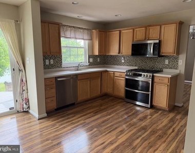 7726 Heathers Lane - Photo Thumbnail 7