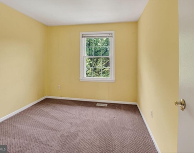 5326 King Arthur Circle - Photo Thumbnail 10