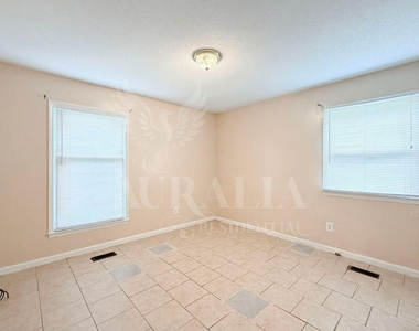1408 Imperial Drive - Photo Thumbnail 9
