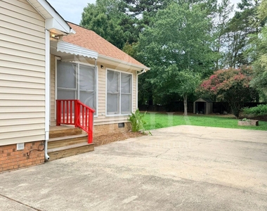 1408 Imperial Drive - Photo Thumbnail 14