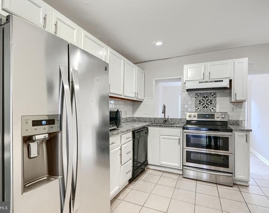 1127 Sargeant Street - Photo Thumbnail 1