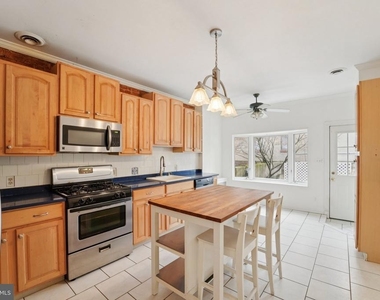 2206 E Baltimore Street - Photo Thumbnail 13