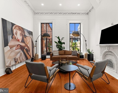 2220 Charles Street N - Photo Thumbnail 14