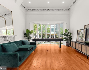 2220 Charles Street N - Photo Thumbnail 16