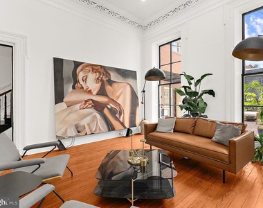 2220 Charles Street N - Photo Thumbnail 15