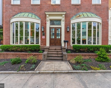 2220 Charles Street N - Photo Thumbnail 8