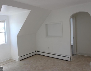 104 Lincoln Avenue - Photo Thumbnail 2