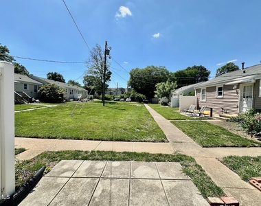2333 Bernard Street - Photo Thumbnail 18