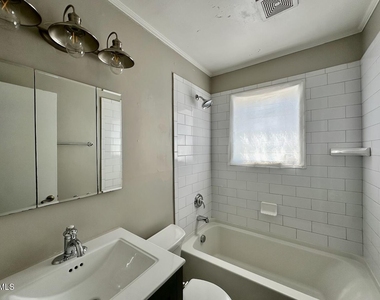 2333 Bernard Street - Photo Thumbnail 12
