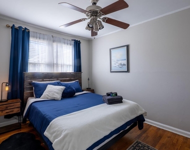 2333 Bernard Street - Photo Thumbnail 3
