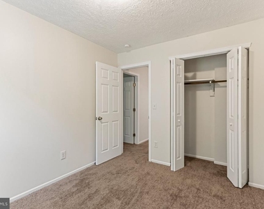 6319 Harris Heights Avenue - Photo Thumbnail 13