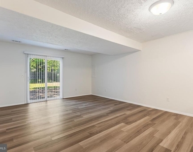 6319 Harris Heights Avenue - Photo Thumbnail 5