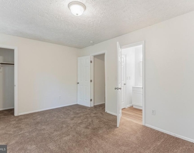 6319 Harris Heights Avenue - Photo Thumbnail 11