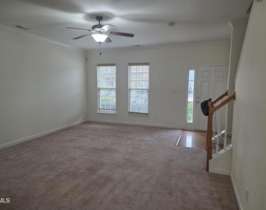 8346 Glenwood Springs Court - Photo Thumbnail 10
