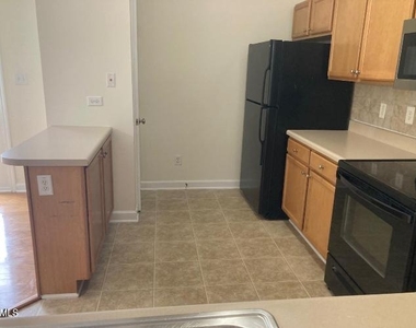 8346 Glenwood Springs Court - Photo Thumbnail 7