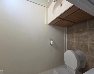 8346 Glenwood Springs Court - Photo Thumbnail 17