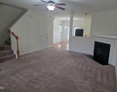 8346 Glenwood Springs Court - Photo Thumbnail 9