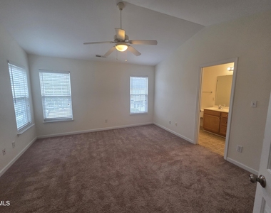 8346 Glenwood Springs Court - Photo Thumbnail 23