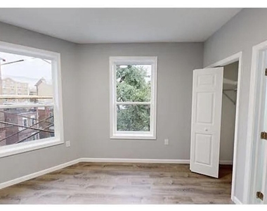 3228 Hiatt Place Nw - Photo Thumbnail 7