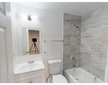 3228 Hiatt Place Nw - Photo Thumbnail 8