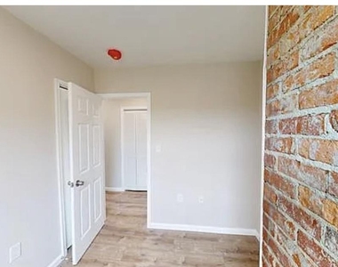 2431 Alabama Avenue Se - Photo Thumbnail 4