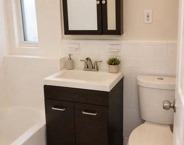 63 Galveston Place Sw - Photo Thumbnail 4