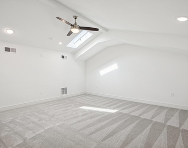 302 Tesla Circle Cir - Photo Thumbnail 35