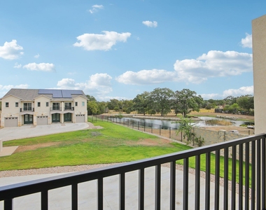 302 Tesla Circle Cir - Photo Thumbnail 37