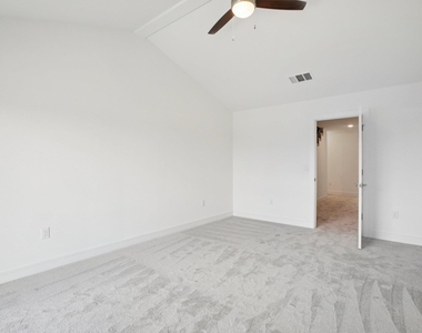 302 Tesla Circle Cir - Photo Thumbnail 30