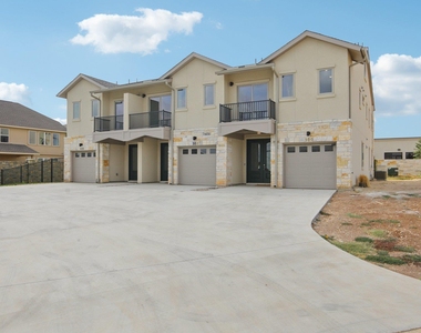 302 Tesla Circle Cir - Photo Thumbnail 1