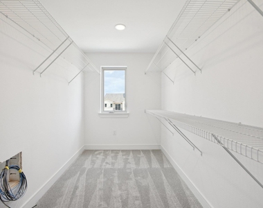 302 Tesla Circle Cir - Photo Thumbnail 33
