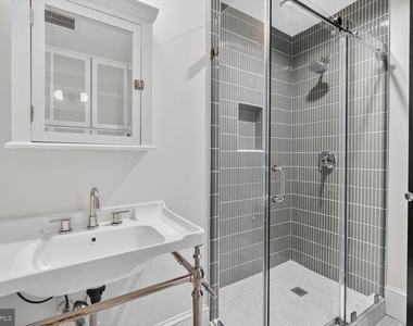 3019 Dent Place Nw - Photo Thumbnail 8