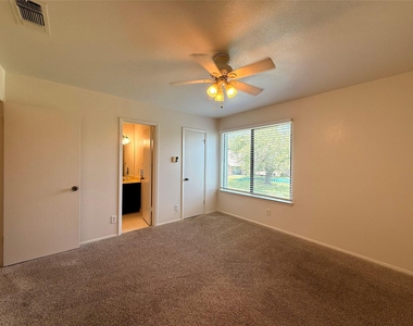 900 W Village Ln - Photo Thumbnail 17
